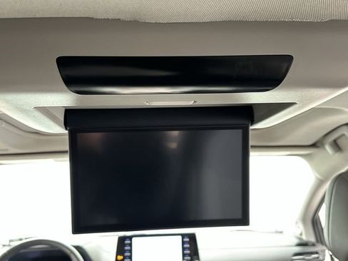Used 2021 Toyota Sienna XLE w/ XLE Plus Package image 37