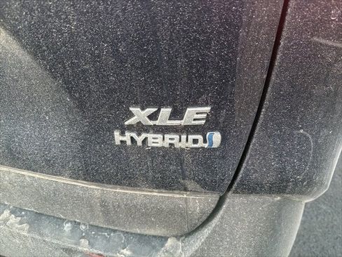 Used 2022 Toyota RAV4 XLE image 13