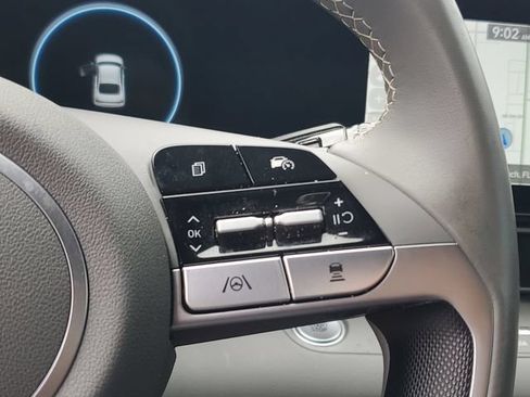 Certified 2025 Hyundai Elantra SEL FWD image 15