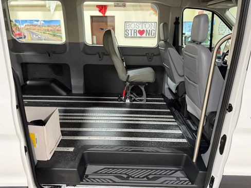 Used 2018 Ford Transit 150 XL RWD image 33