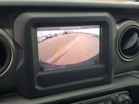 Used 2021 Jeep Wrangler Unlimited Willys image 22