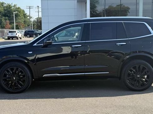 Certified 2024 Cadillac XT6 Premium Luxury AWD/4WD image 9