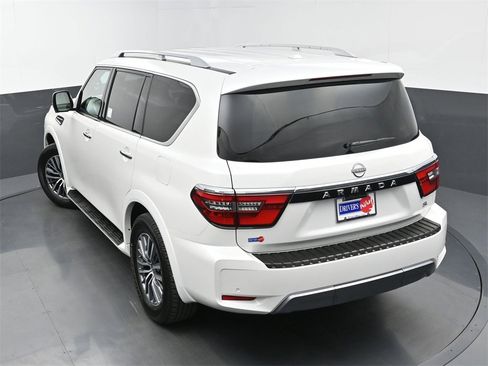 Used 2024 Nissan Armada SL w/ Captain's Chairs Package image 37