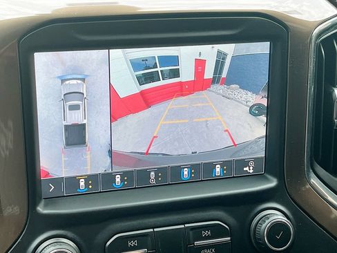 Used 2019 Chevrolet Silverado 1500 High Country w/ Technology Package AWD/4WD image 14