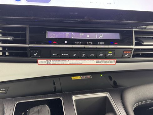 New 2026 Toyota Sienna XLE image 3