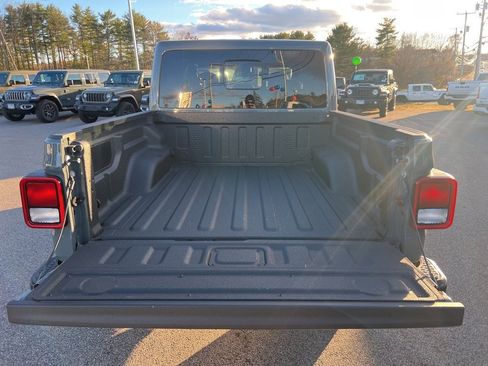 New 2026 Jeep Gladiator Sport image 14