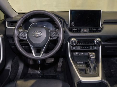 Used 2023 Toyota RAV4 XLE Premium image 2