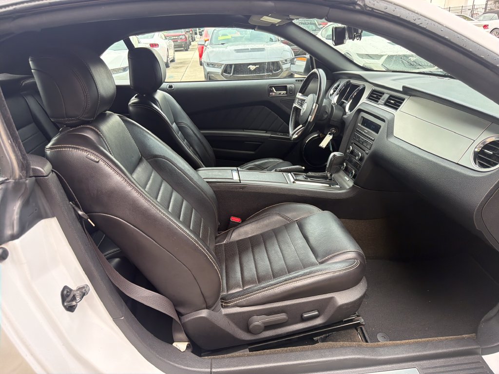 Used 2014 Ford Mustang Premium w/ Comfort Package RWD image 26