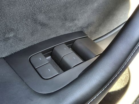 Used 2023 Tesla Model Y Long Range image 23