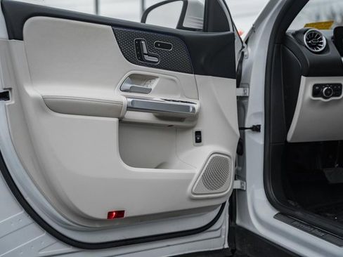 Certified 2025 Mercedes-Benz GLB 250 4MATIC image 37