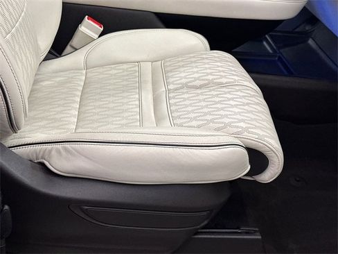 Used 2022 Lincoln Navigator L Black Label image 13