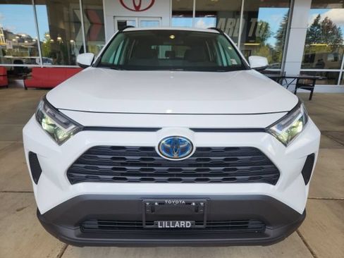 Certified 2022 Toyota RAV4 XLE w/ Convenience Package AWD/4WD image 5