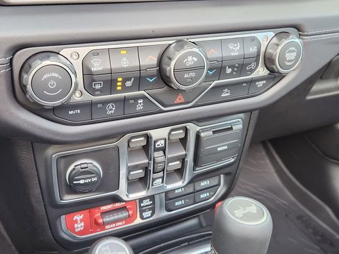 New 2026 Jeep Wrangler Unlimited Rubicon image 24