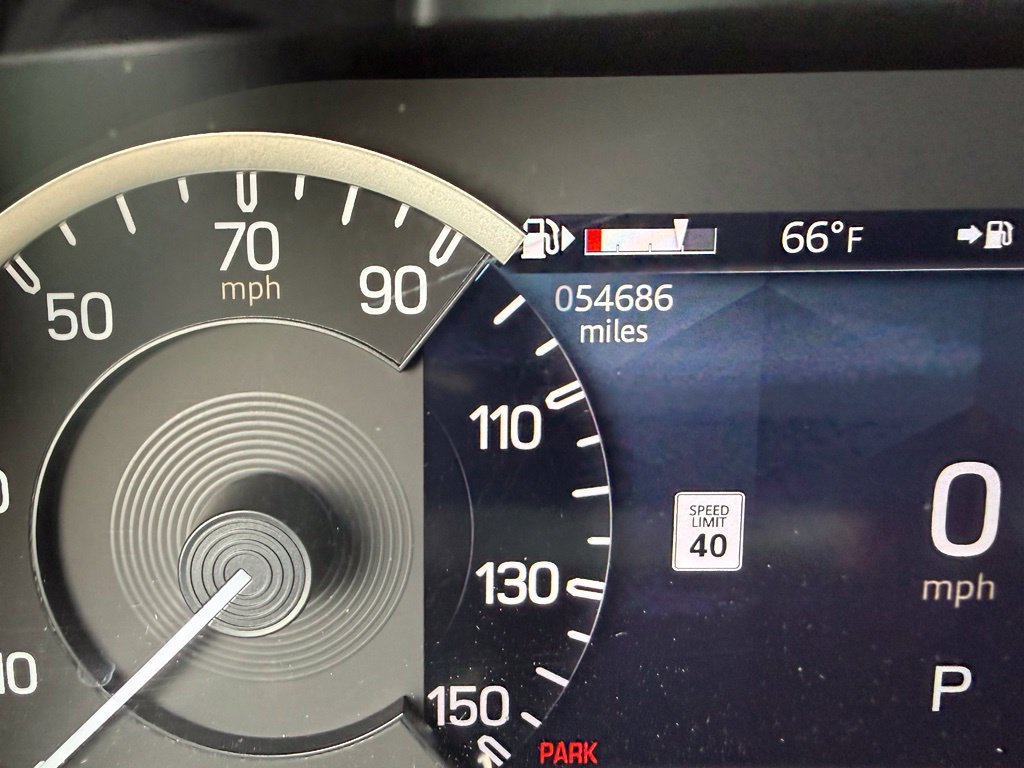 Used 2023 Land Rover Defender 110 X-Dynamic SE AWD/4WD image 33