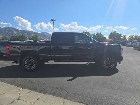 Used 2025 Ford F350 Platinum image 4