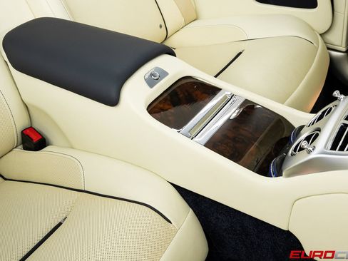 Used 2017 Rolls-Royce Dawn RWD image 38