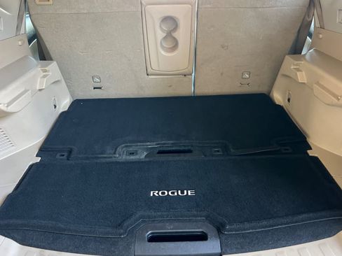 Used 2017 Nissan Rogue SL FWD image 18