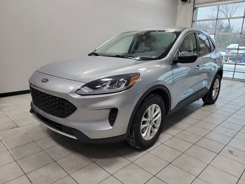 Used 2022 Ford Escape SE w/ Convenience Package image 3