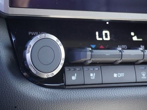 New 2025 Toyota Tundra Limited image 27