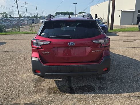 Used 2024 Subaru Outback Premium AWD/4WD image 6