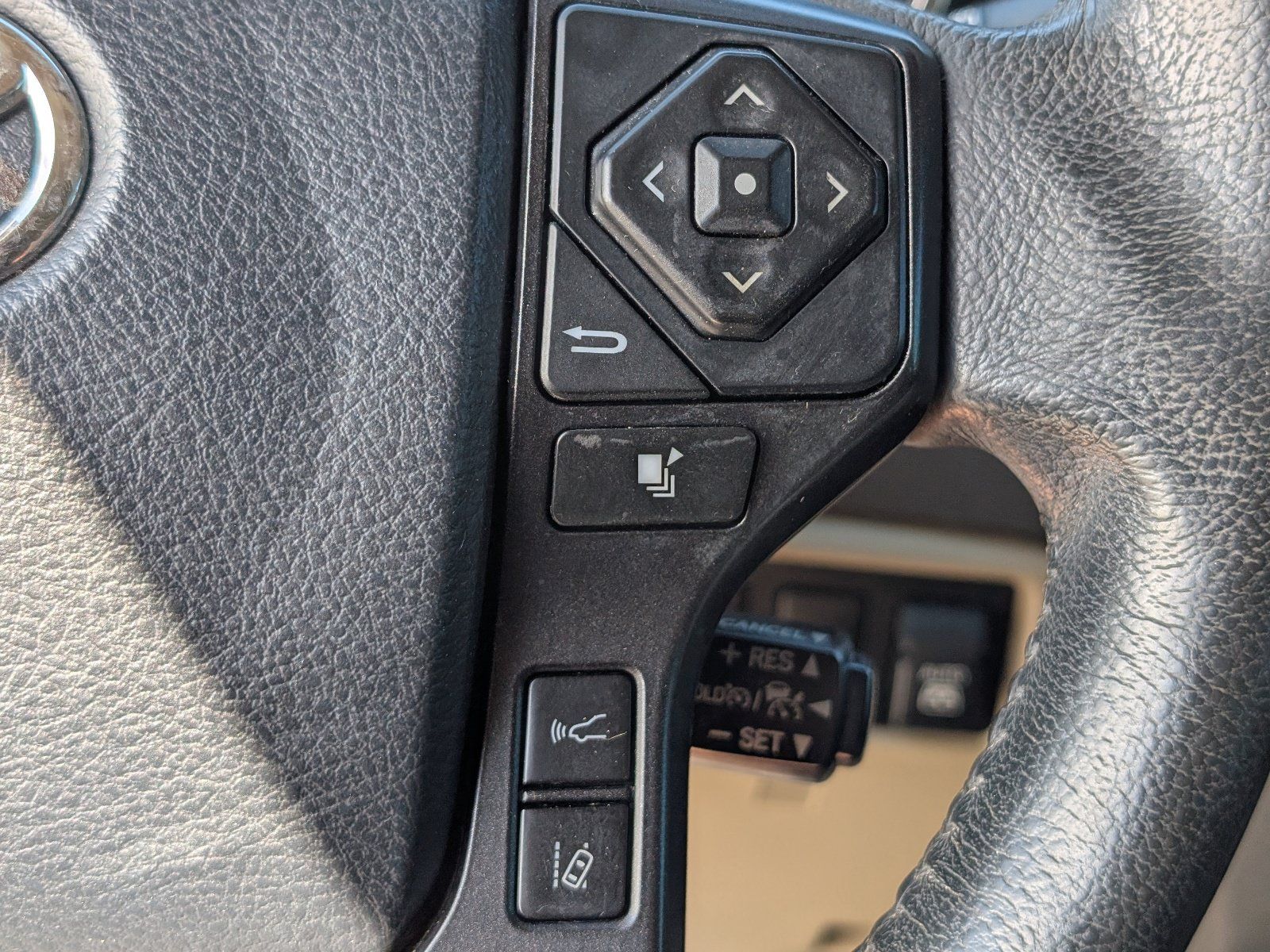 Used 2020 Toyota Sequoia Limited w/ Safety & Convenience Package RWD image 23