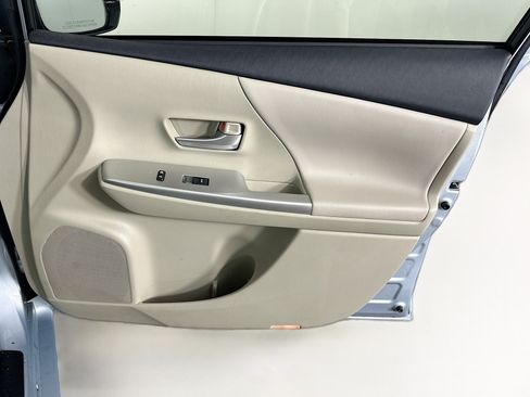 Used 2012 Toyota Prius V Five FWD image 31
