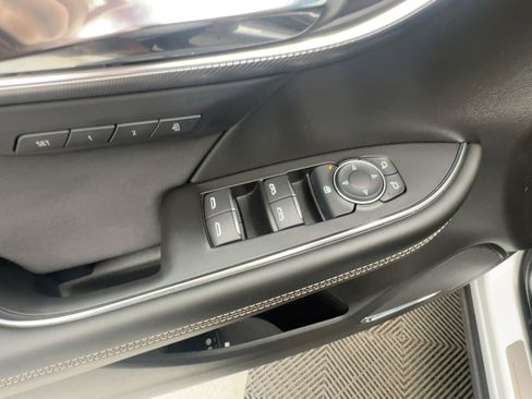 Certified 2025 Buick Envision Sport Touring image 19