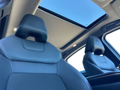 Used 2023 Nissan Ariya FWD image 21