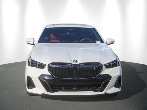 New 2026 BMW i5 eDrive40 w/ M Sport Package image 2