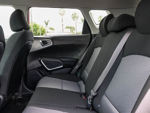Used 2023 Kia Soul S FWD image 21