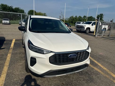 Used 2023 Ford Escape Active AWD/4WD image 5