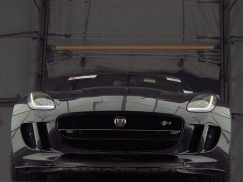 Used 2016 Jaguar F-TYPE R image 3