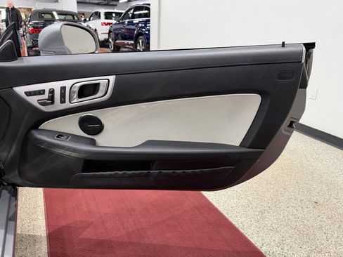 Used 2013 Mercedes-Benz SLK 250 image 28