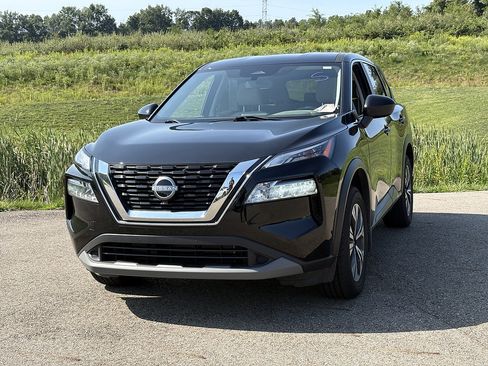 Used 2023 Nissan Rogue SV AWD/4WD image 1