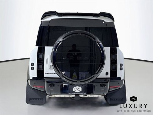 Used 2026 Land Rover Defender 110 X-Dynamic SE AWD/4WD image 7