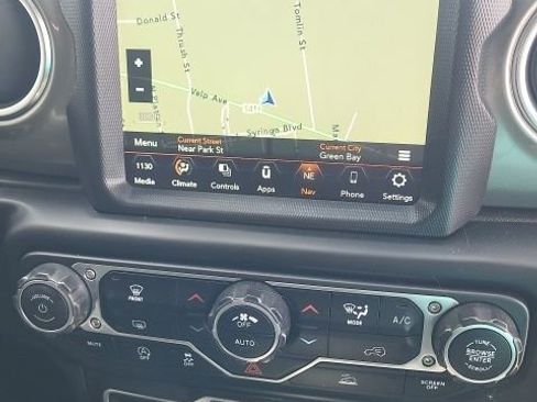 Used 2021 Jeep Wrangler Unlimited Sahara w/ Uconnect 4C Nav & Sound Group image 7