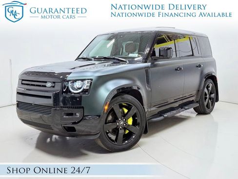 Used 2025 Land Rover Defender 110 X-Dynamic SE AWD/4WD image 1