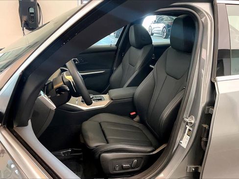 Used 2025 BMW 330i Sedan image 8