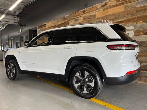 Used 2022 Jeep Grand Cherokee Limited 4xe w/ Luxury Tech Group II AWD/4WD image 17