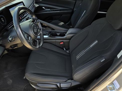 Used 2023 Hyundai Elantra SEL w/ Convenience Package image 18