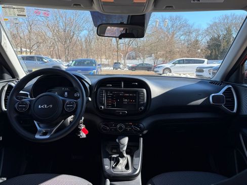 Used 2025 Kia Soul LX w/ LX Technology Package image 31