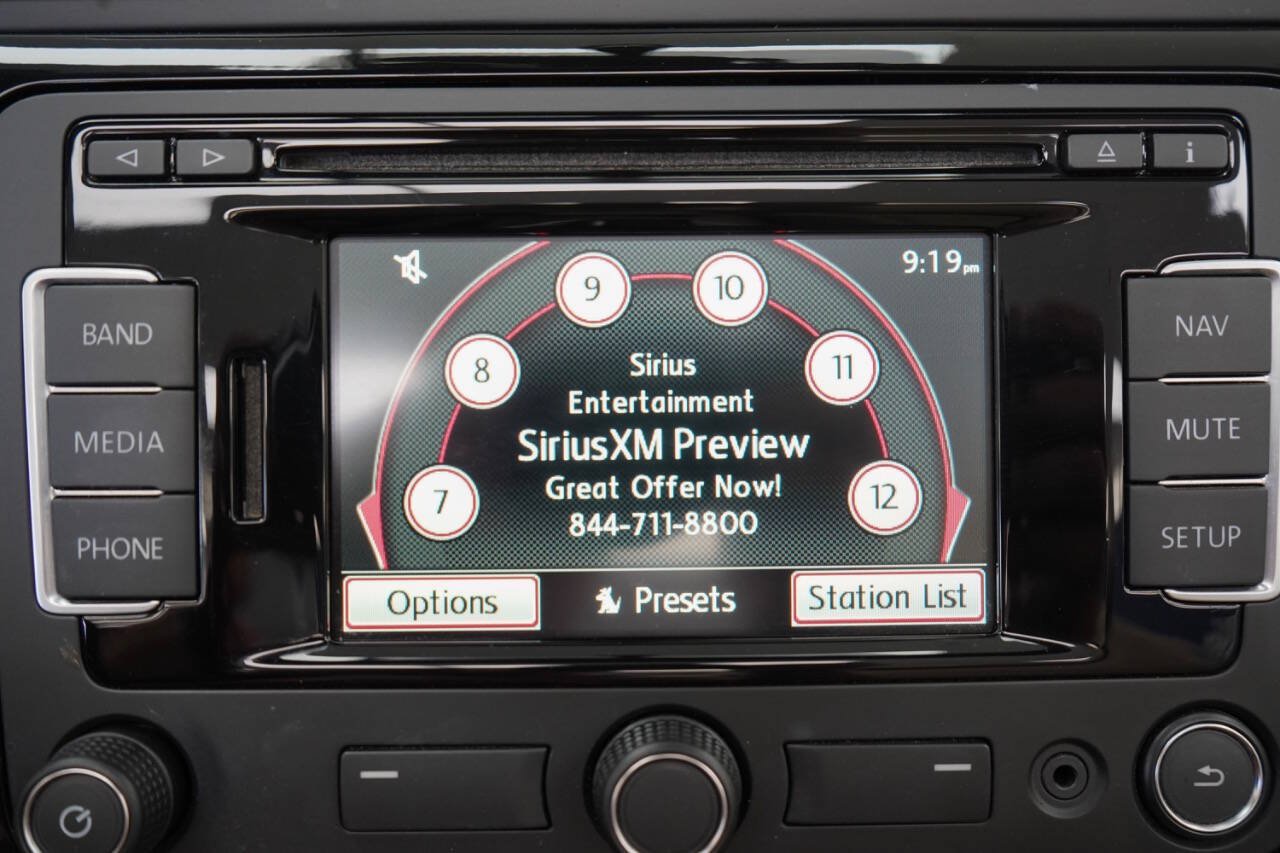 Used 2015 Volkswagen Beetle TDI FWD image 96