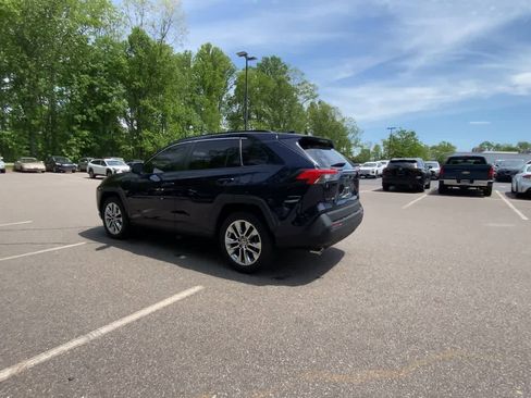 Used 2021 Toyota RAV4 XLE Premium AWD/4WD image 8
