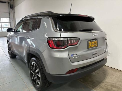 Used 2022 Jeep Compass Limited AWD/4WD image 3