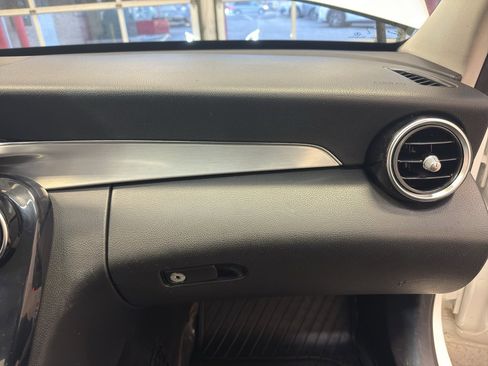 Used 2015 Mercedes-Benz C 300 4MATIC Sedan image 23