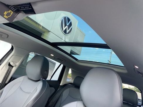 New 2025 Volkswagen Tiguan SE AWD/4WD image 5