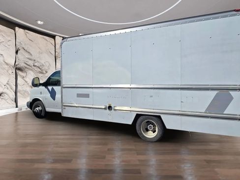 Used 2012 GMC Savana 3500 image 4