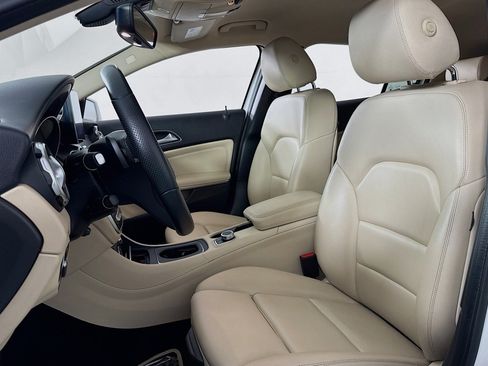 Certified 2019 Mercedes-Benz GLA 250 image 16