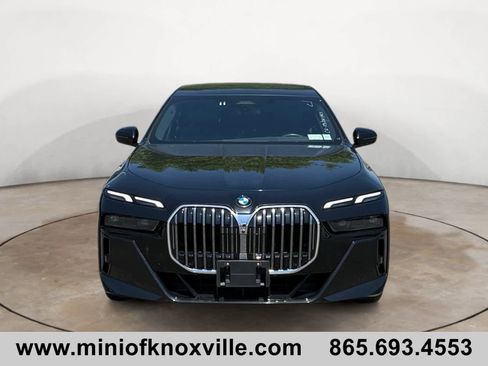 Used 2025 BMW 740i xDrive AWD/4WD image 8