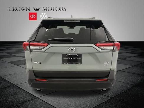 Used 2019 Toyota RAV4 XLE Premium w/ Cold Weather Package AWD/4WD image 5